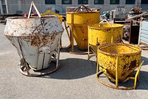 Benne varie per gru da mc 0,50 a 0,25