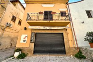 Locale commerciale a Partinico, Corso dei Mille