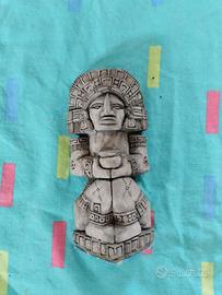 Statuina Maya in pietra