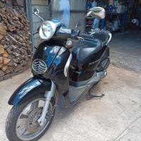 Aprilia Scarabeo 200 - 2012