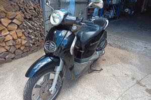 Aprilia Scarabeo 200 - 2012