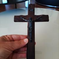 Arte sacra. Vecchio crocifisso legno e metallo
