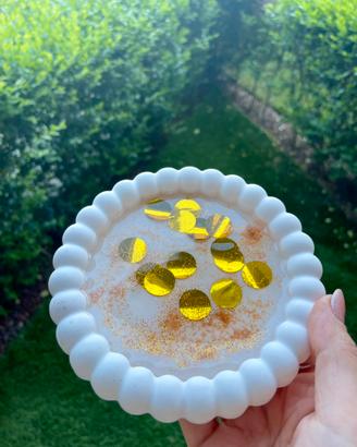 Piattino decorativo in gesso e resina