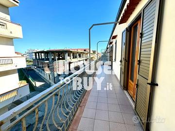 Trilocale con balcone a Pochi Passi dal Mare