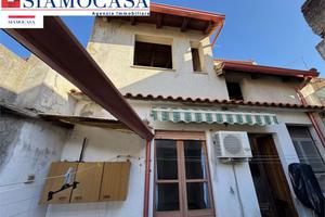 Casa di circa 150 mq con cortile