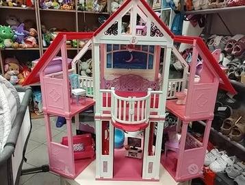 casa barbie Malibu  con arredi e pasticceria 