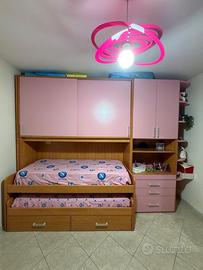 Cameretta in vero legno e colore rosa