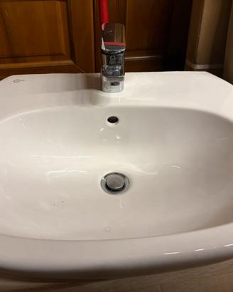 Lavabo da bagno sospeso
