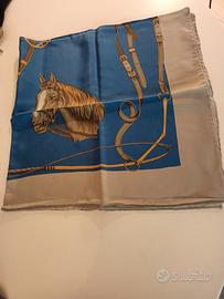 Foulard seta nuovo mai usato con cavallo