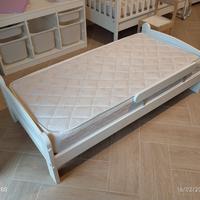 lettino montessoriano con materasso 