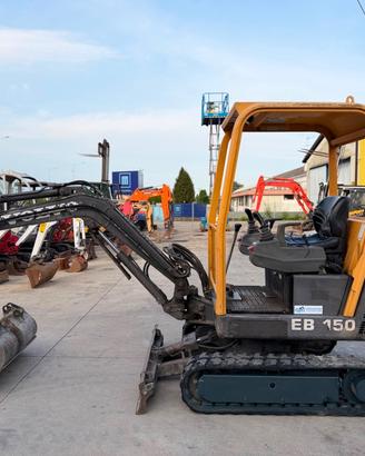 Mini escavatore VOLVO EC15B