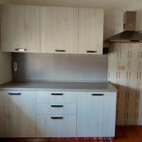 Cucina in legno chiaro