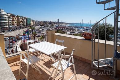 Delizioso Appartamento con Panorama Mare e Porto