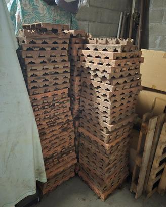 Piastrelle autobloccanti in plastica.