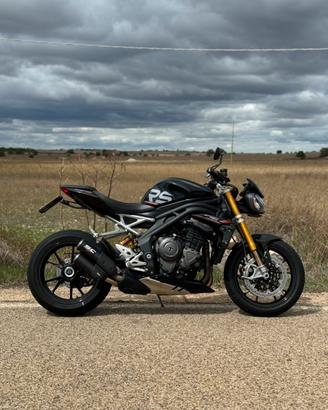 Triumph speed triple 1200 rs