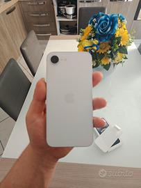 iPhone 16e 128