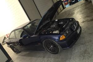 Bmw e36 318is coupe 92 mauritiusblau 140cv