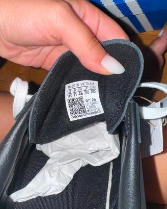 Scarpe ginnastica nuove