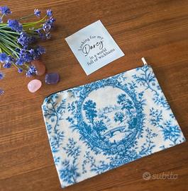 Trousse make-up Jane Austen + Adesivo auto Darcy