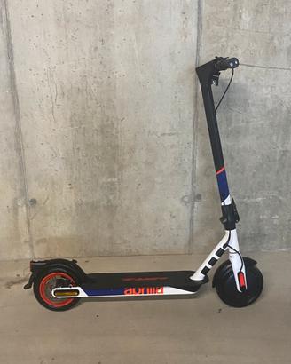 Monopattino elettrico APRILIA eSRZ