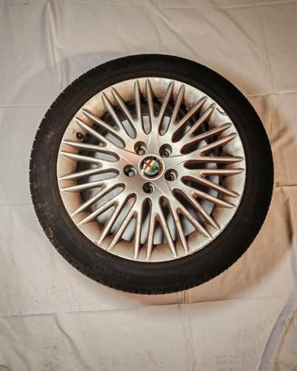 4 CERCHI 17 + PNEUMATICI AlfaRomeo (no spedizione)