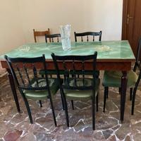 Tavolo e mobile per sala da pranzo