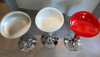 Set di 3 sgabelli moderni–bianco, argento e rosso