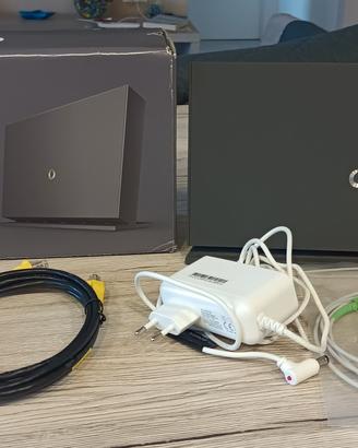 modem Vodafone Station + materiale vario