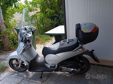 Scarabeo 250cc