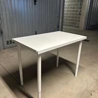 Scrivania IKEA