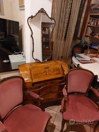 segretarie,specchio ed poltrone