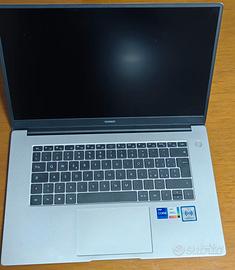 Notebook Huawei mai usato, nuovo.