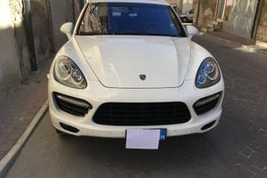 Porsche Cayenne 4.8 turbo