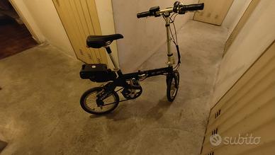 Bicicletta elettrica pieghevole