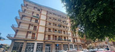 Acireale (Grassi Bertazzi)grande 5 vani con garage