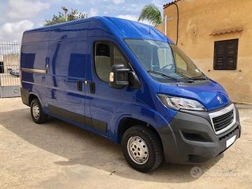 PEUGEOT Boxer 330 2.2 BlueHDi 140 S&S PC-TN Furg