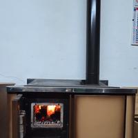 Stufa a legna ventilata "Focus"