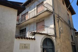 Appartamento di 260 m² con più di 5 locali e box a