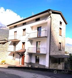 Casa indipendente di 255 m² con più di 5 locali e 