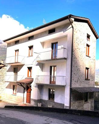 Casa indipendente di 255 m² con più di 5 locali e 