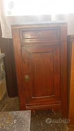 comodino con marmo vintage 