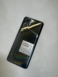 ZTE axon 30