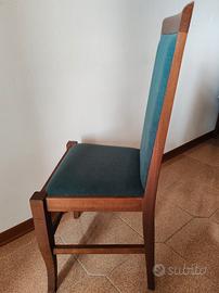 Sedie in legno massiccio e velluto