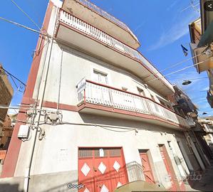 Casa singola su 3 livelli - da ristrutturare