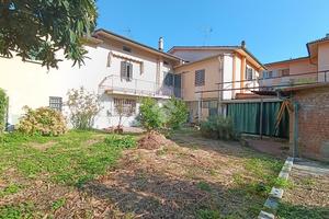 CASA INDIPENDENTE A SERRAVALLE PISTOIESE