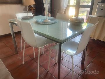 Tavolo allungabile in vetro 130/180+4 sedie Tonin
