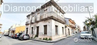 Casa indipendente e terreno edificabile a Giarre