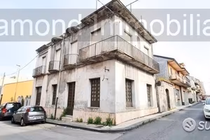 Casa indipendente e terreno edificabile a Giarre