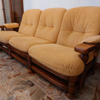 Divano e poltrone imbottiti struttura in legno