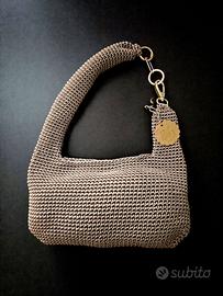 Borsa uncinetto interamente fatta a mano